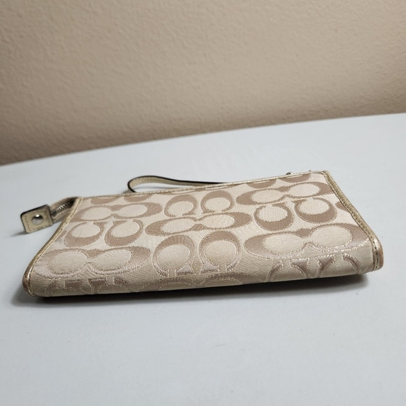 Coach Womens Signature Beige Canvas/Leather Wristlet/Clutch - Picture 13 of 16